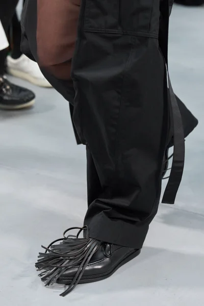 Look 32